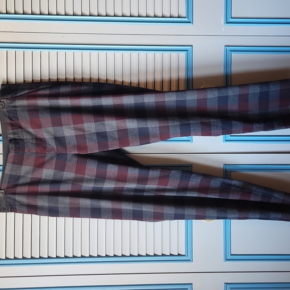 Uniqlo Plaid Elastic Waist Pants - Picture 2 of 11